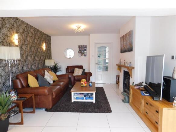 Lounge 1
