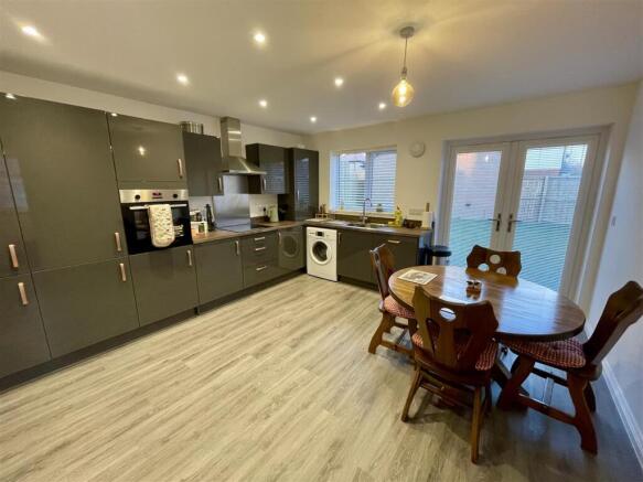 Kitchen/Breakfast Room