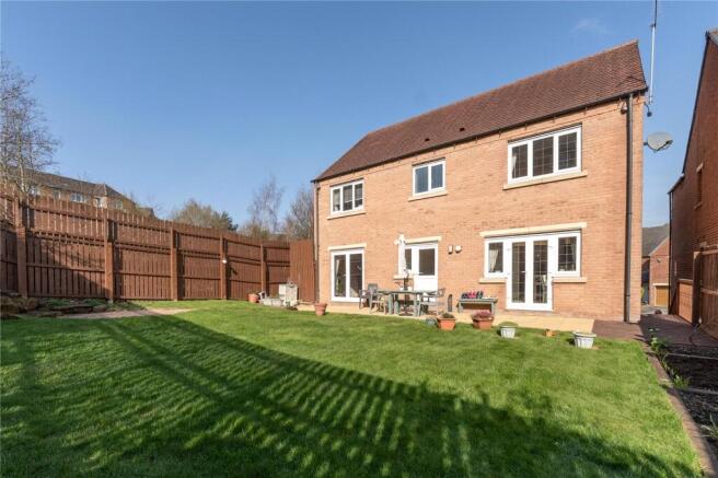 6 bed Detached for sale Image 8