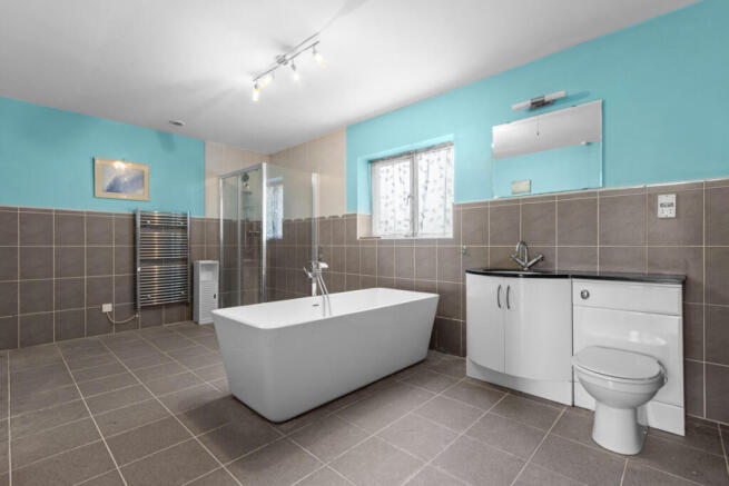 4 bed Semi-Detached for sale Image 12