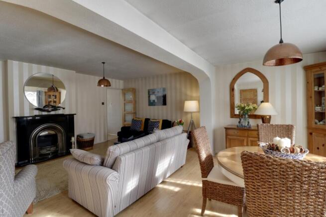 Lounge b