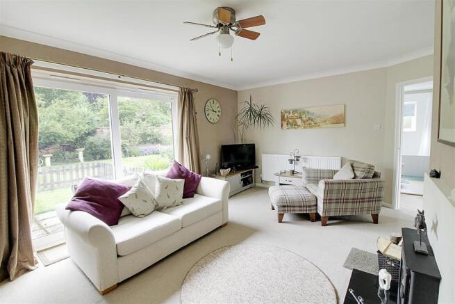 Lounge 1