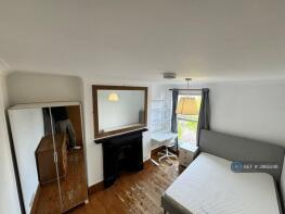 53, Avenell Road, London N5 1BT