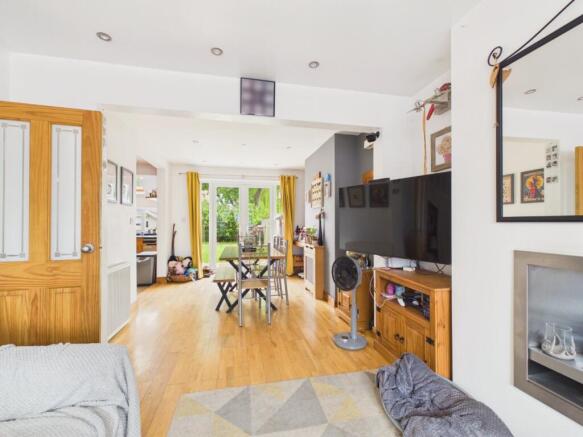 3 bed Semi-Detached for sale Image 9