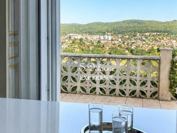 VUE de la SALLE A MANGER