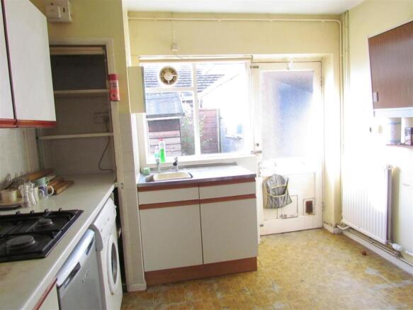 kitchen 1.JPG