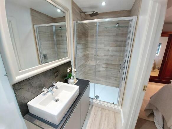 En Suite Shower R...