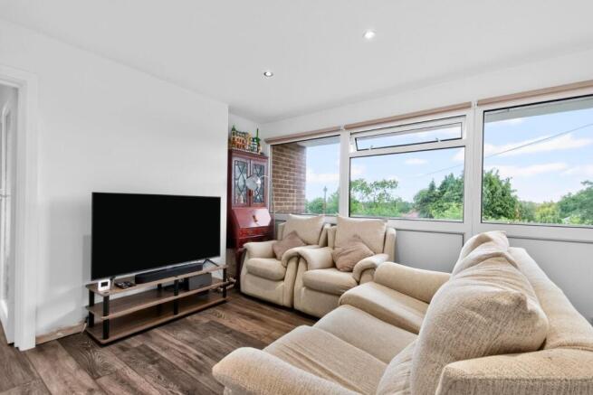 2 bed Flat for sale Image 5