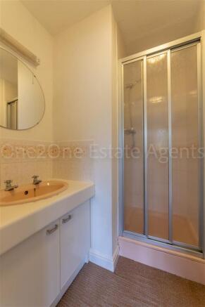 14 Gifford Close-4.jpg