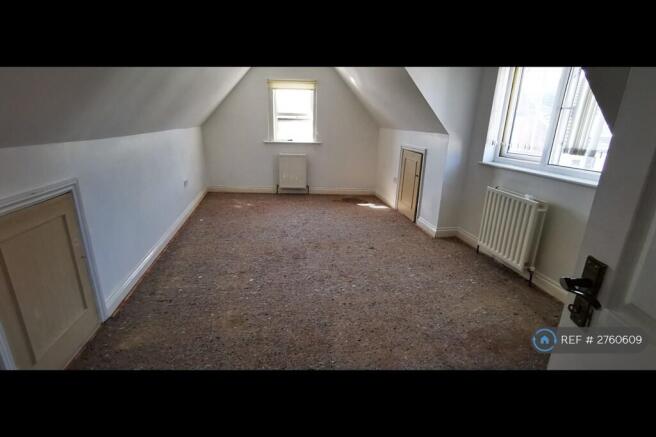 Lounge (6metres Longx3:3m Wide) New Carpet To Come