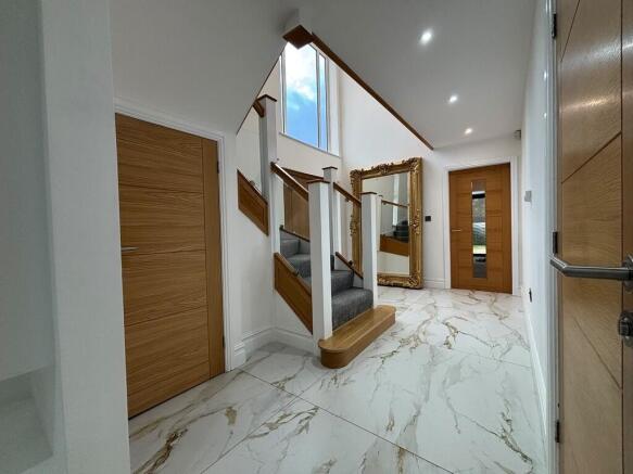 4 bed Detached for sale Image 5