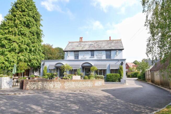 The Holly Tree Pub, Walberton