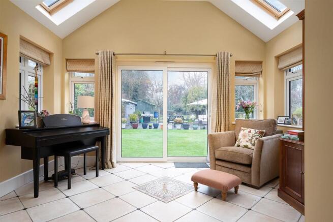 220118-1210 Sun room.jpg