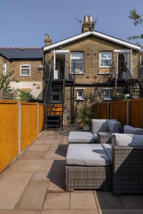Capel Road, E7