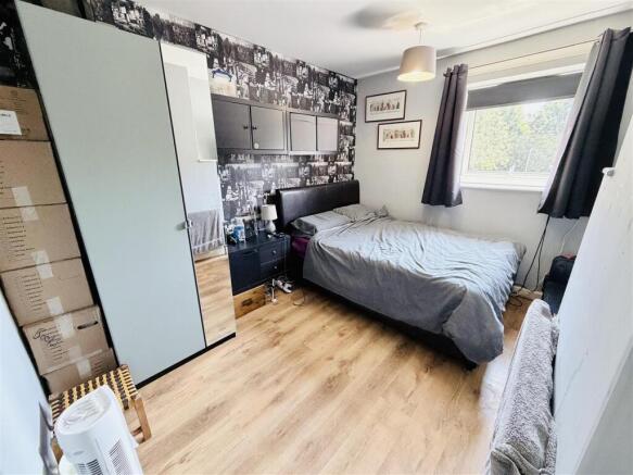 3 bed Terraced for sale Image 11