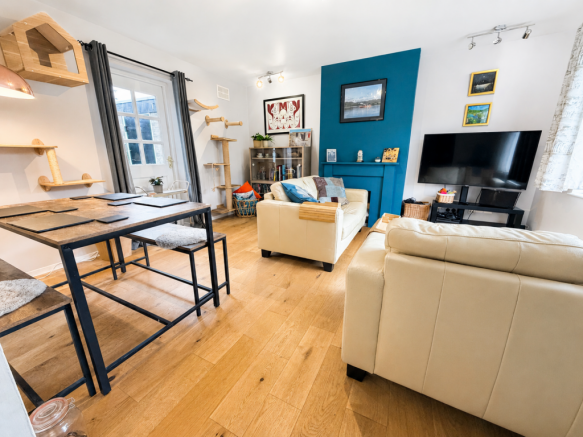 Lounge image 1.png