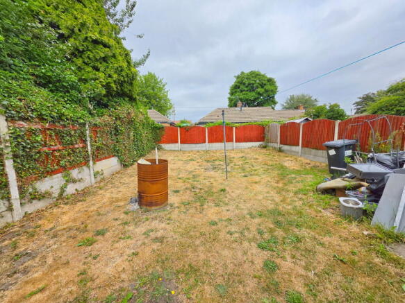3 bed Town House for sale Image 11