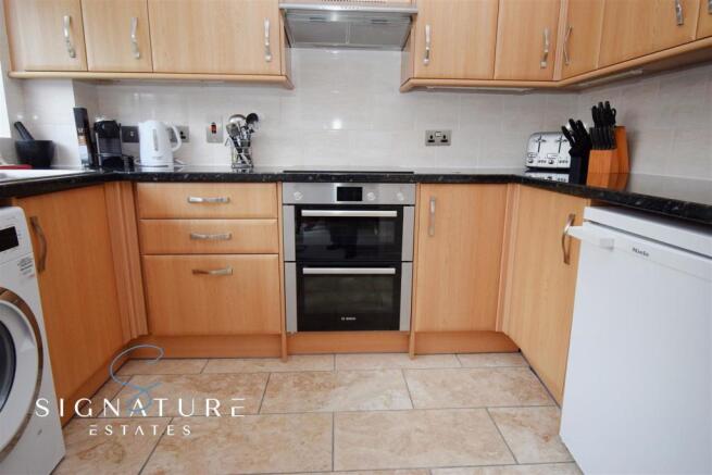 Kitchen2.jpg