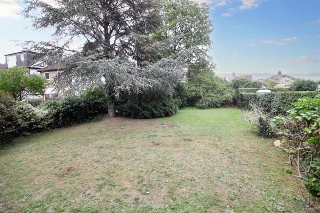 St. Barnabas Road, Woodford Green, IG8 photo 4
