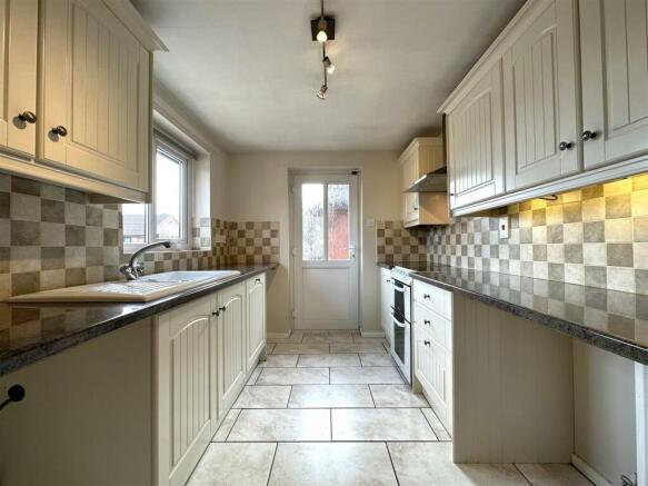 Contemporary Kitchen 752