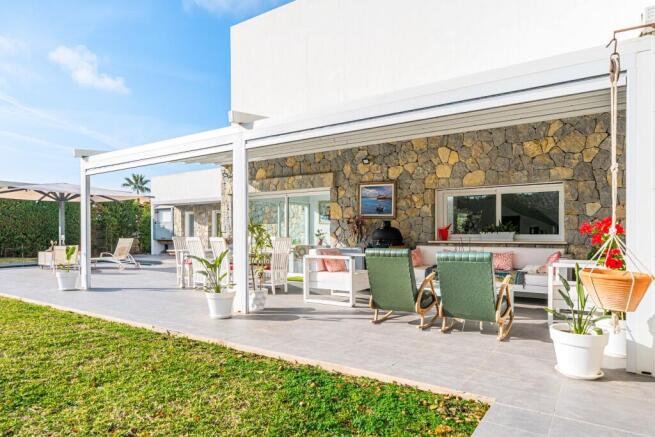 Covered terrace
