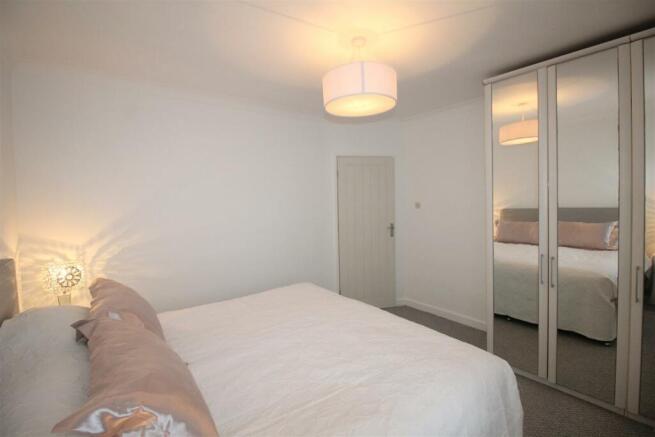 Clive Avenue, 33 Bedroom One 1.JPG