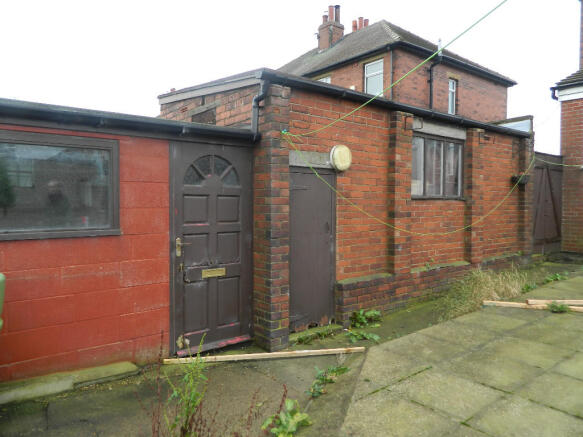 Garage & Outbuilding