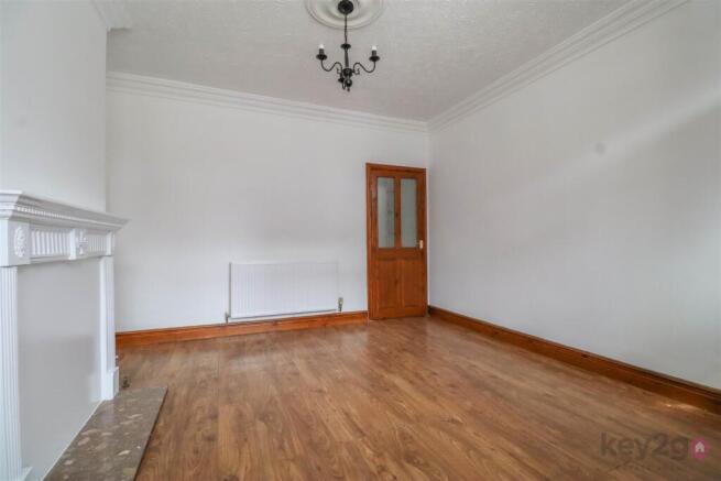 2 bed Terraced to rent Image 4