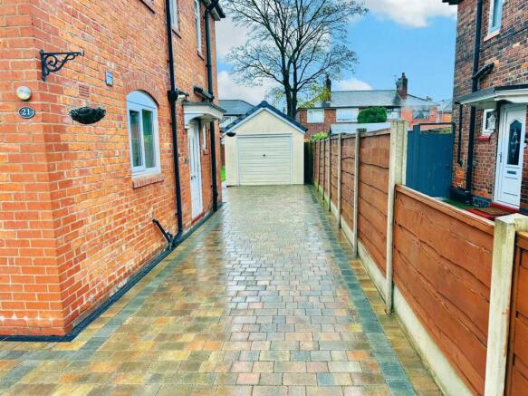 WhatsApp Image 2025-11-12 at 11.54.14_75206139.jpg