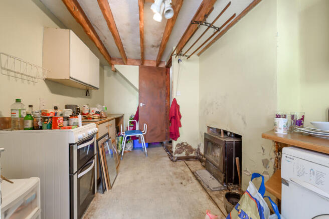 4 bed Flat for sale Image 12