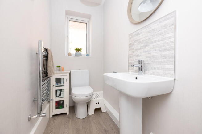 4 bed Detached for sale Image 11