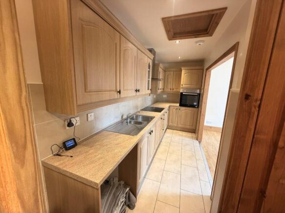 2 bed Terraced to rent Image 8