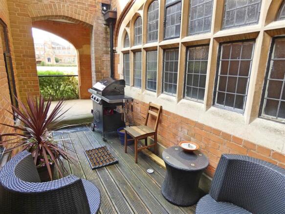 Deck Terrace: