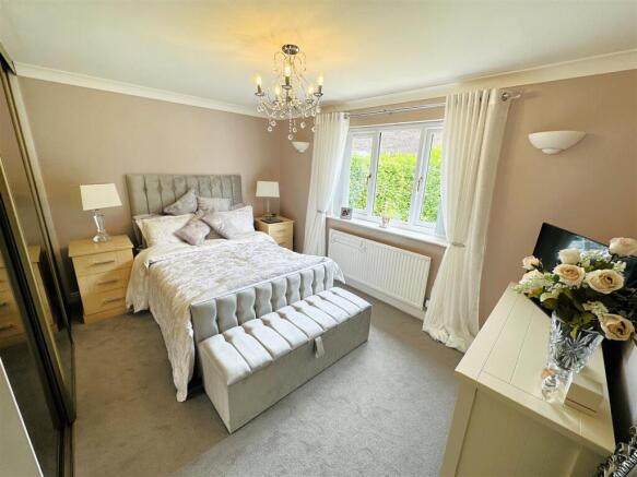 3 bed Detached Bungalow for sale Image 9
