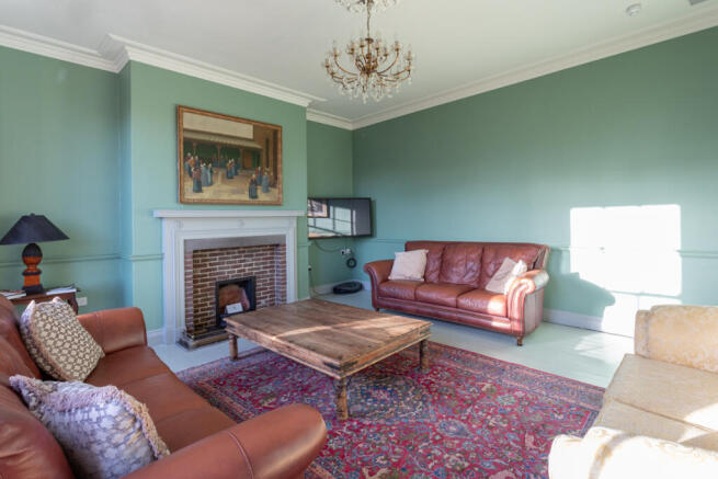 5 bed Detached for sale Image 10