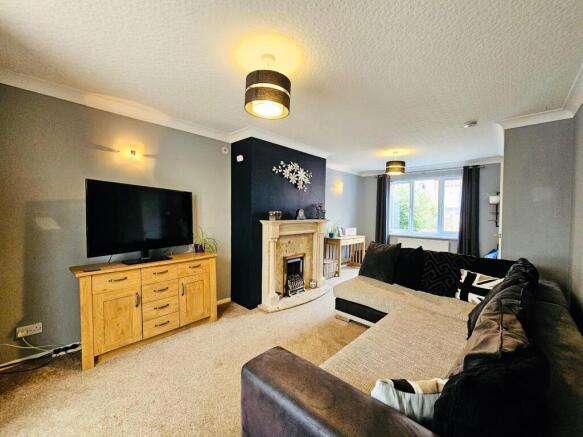 4 bed Detached for sale Image 4