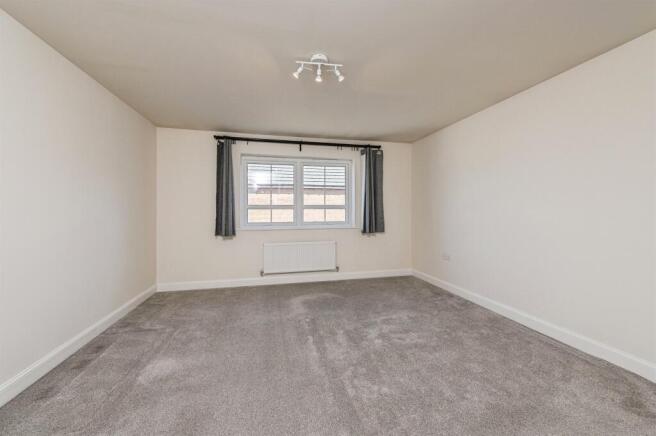 2 bed Semi-Detached for sale Image 6