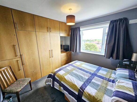 3 bed Semi-Detached for sale Image 10