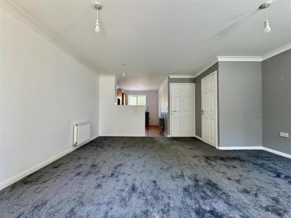 3 bed Terraced for sale Image 10