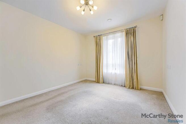 2 bed Apartment for sale Image 11