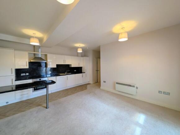 1 bed Flat to rent Image 4