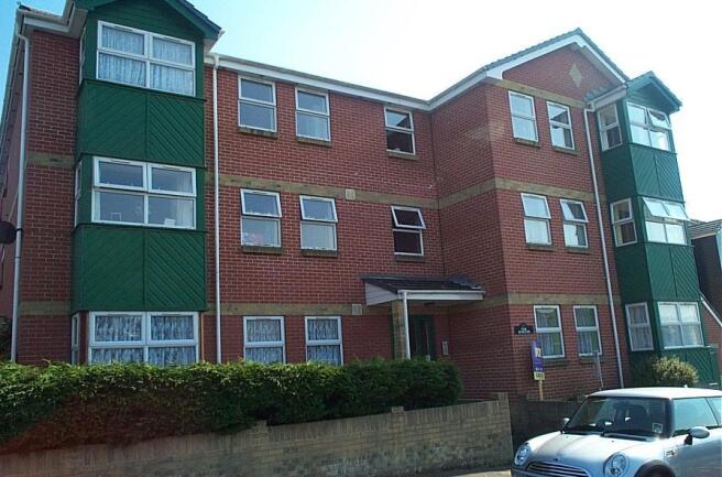 F3 The Rowans, Slade  Rd (8).jpg