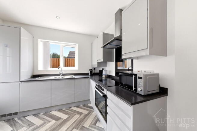 2 bed Semi-Detached Bungalow for sale Image 4