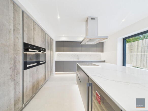 St Agnes- An impressive and high specification new build home photo 4