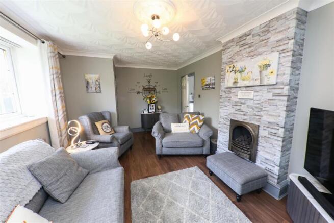 OPEN PLAN LOUNGE