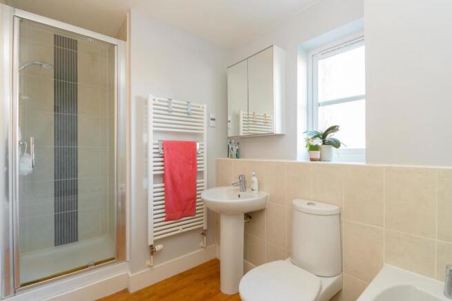 EVIRDTNARRUCKCALB20 - Bathroom D.jpg