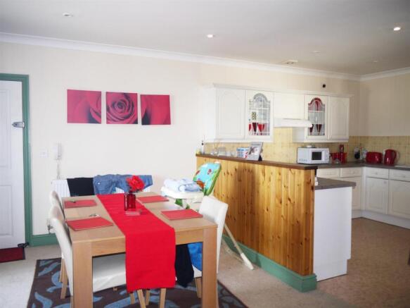 KITCHEN/DINER