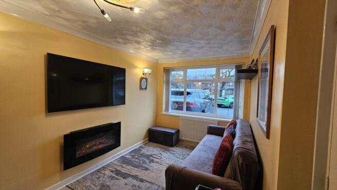 5 bed Detached for sale Image 12