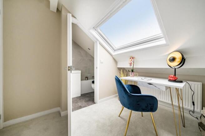 4 bed Terraced to rent Image 11