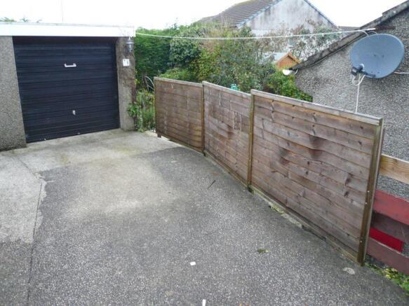Garage & Driveway